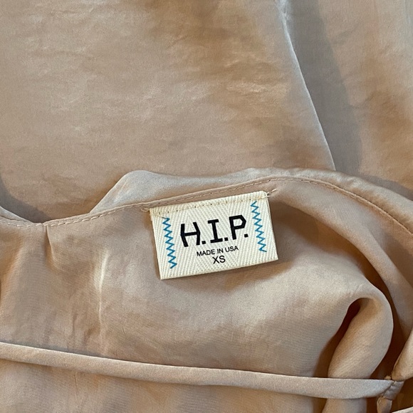 Blouses - Picture 3 of 3